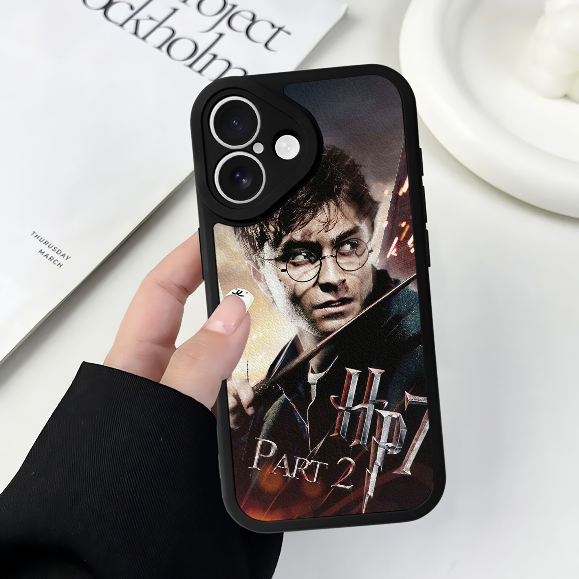 （画像用） Harry Potter ハリー・ポッターシリーズ 【iPhone 16シリーズ対応】シリコンスマホケース（レザー調） 材質：シリコン